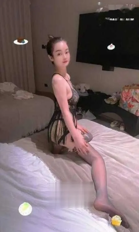 巨乳小菠菜