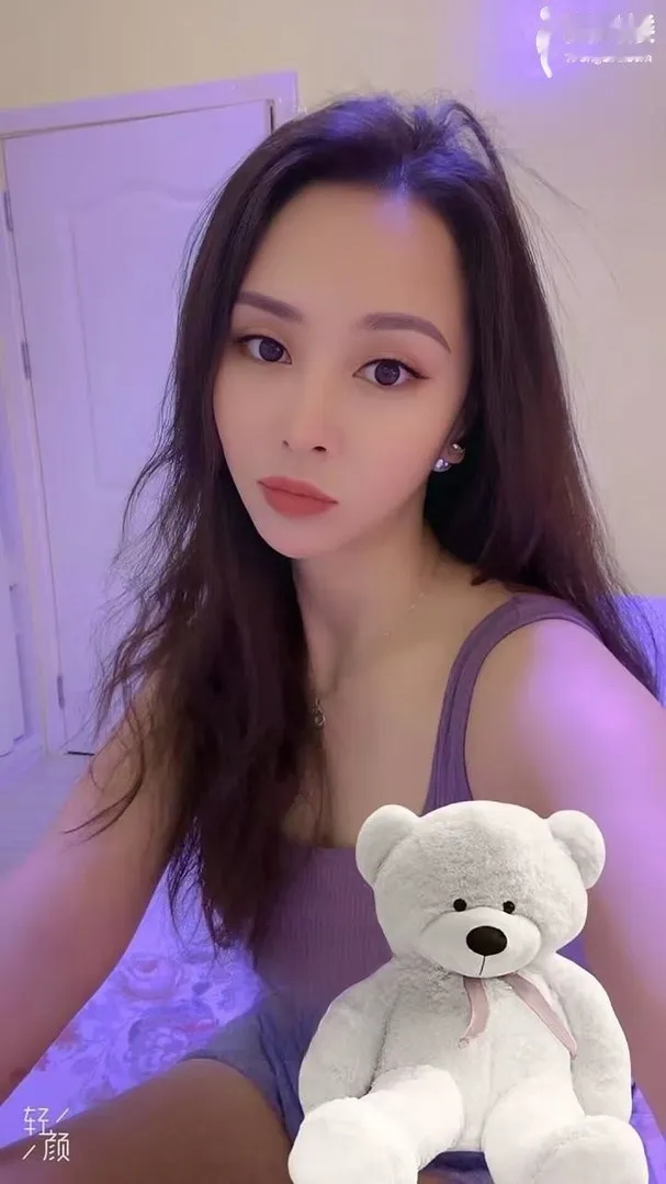 颜值气质高挑妹妹