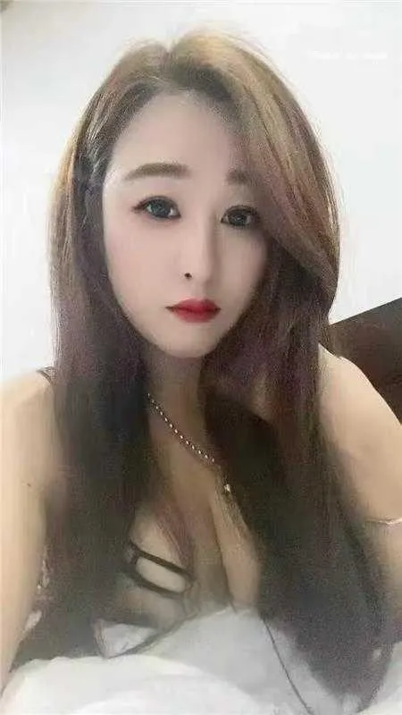 性感巨乳骚货叫声淫荡活好