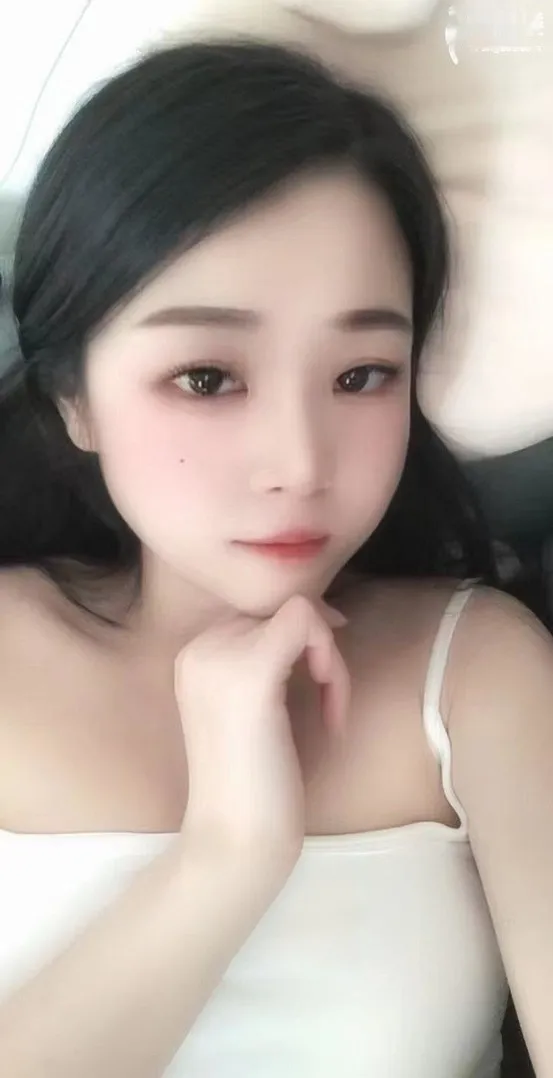 年轻骚气小妖精身材火辣服务好