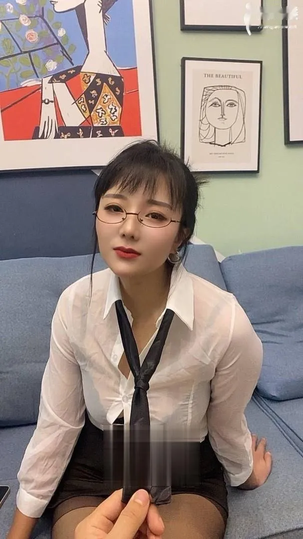 浦东极品翘臀小妹