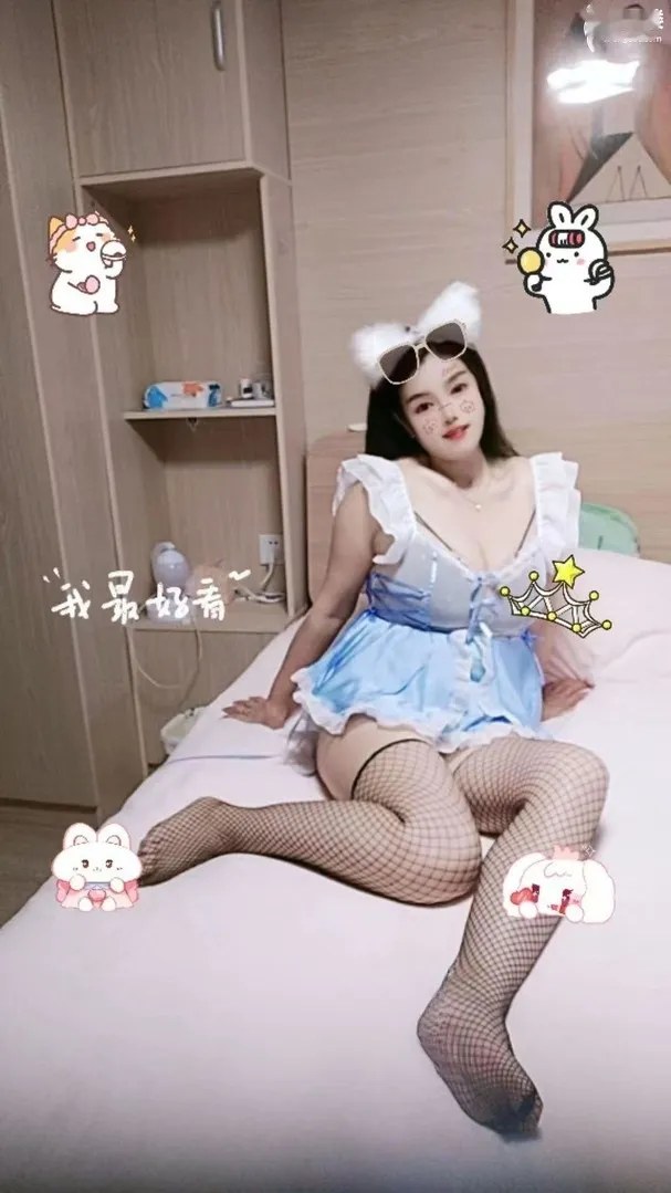 制服熟女飞飞