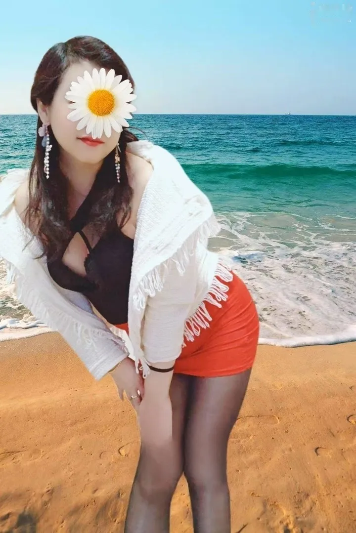 服务系大屁股熟女姐姐