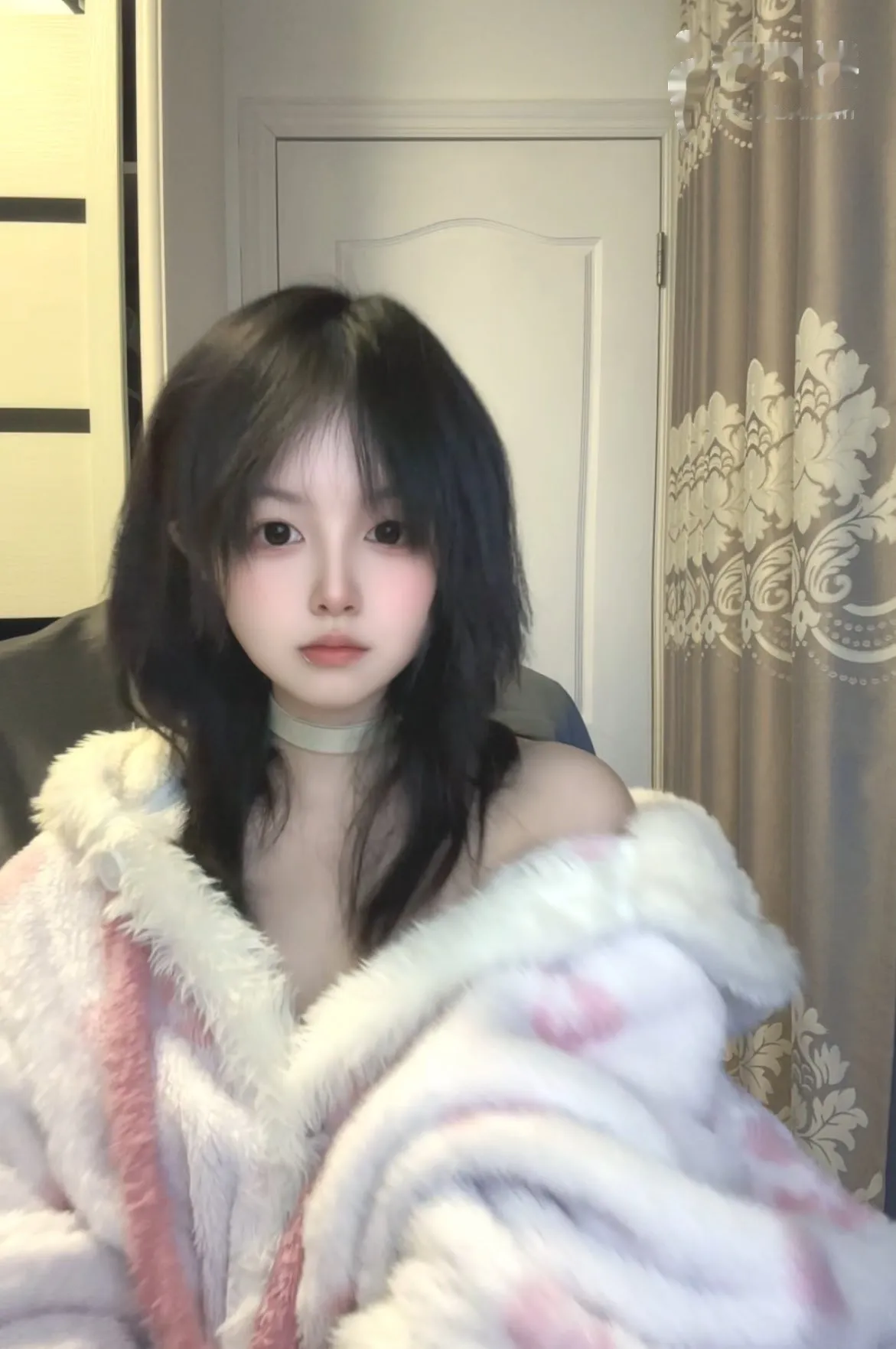刚毕业清纯可爱萌妹