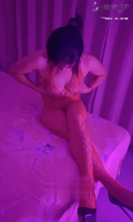 大屁股风骚熟女