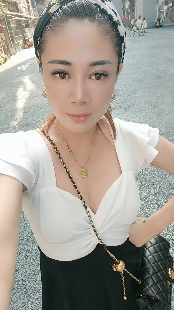 热辣风情少妇