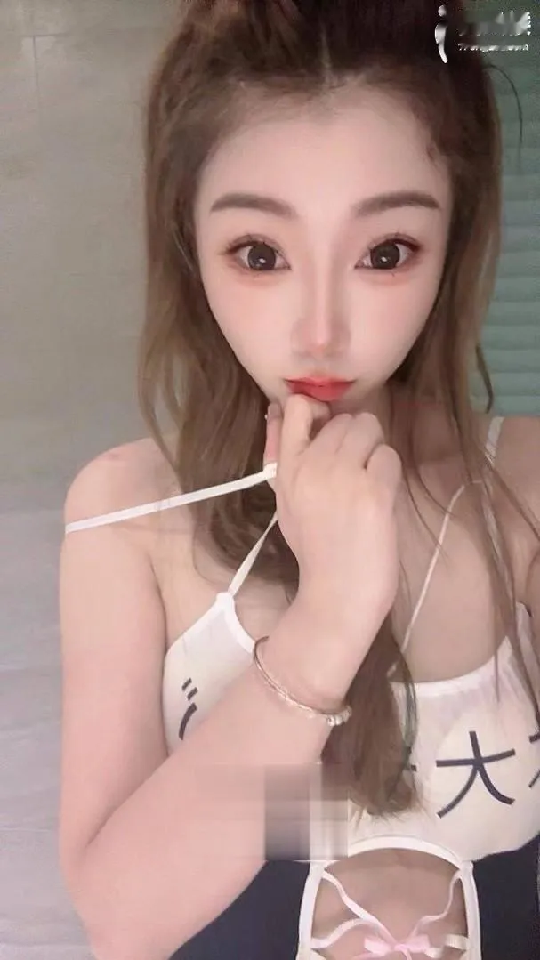 管城区翘臀小嫩妹