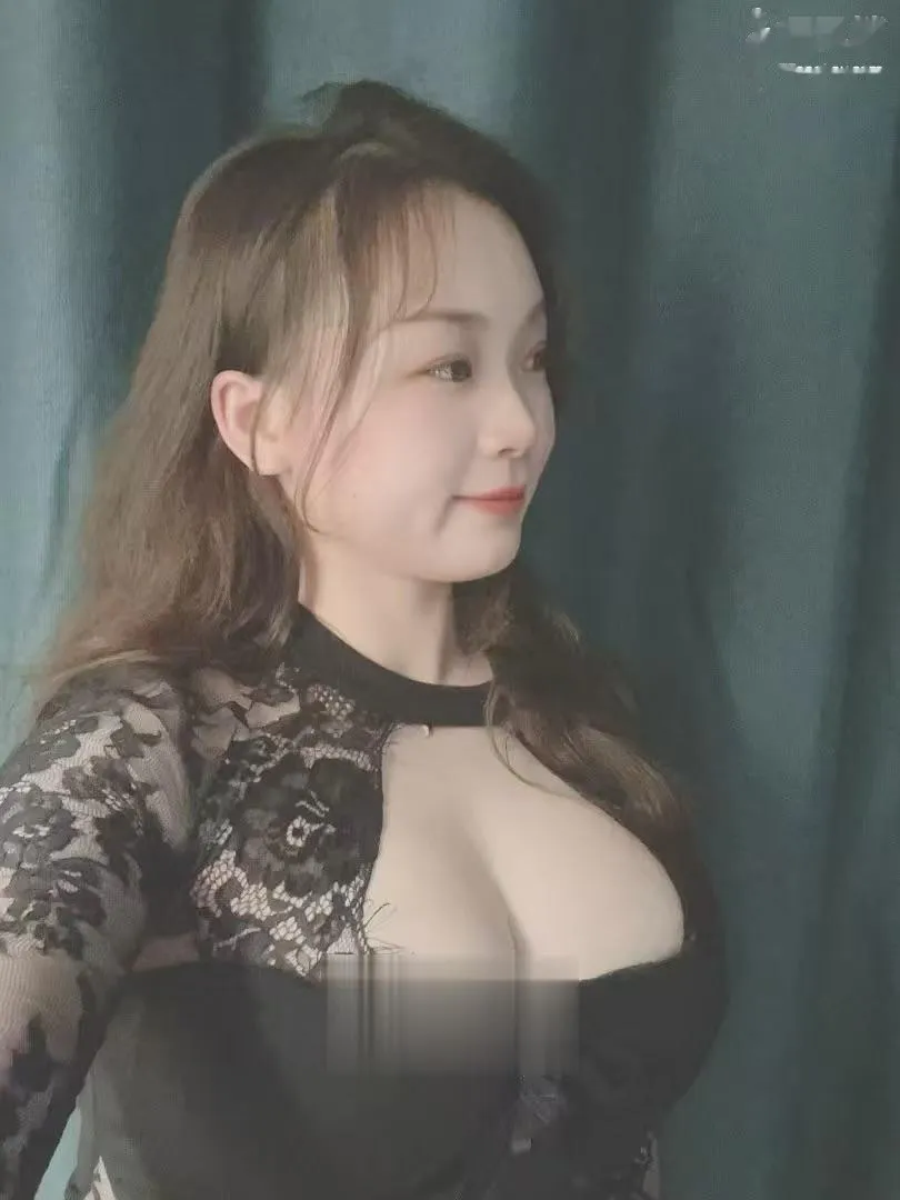 厦门极品会吸 会舔嫩妹