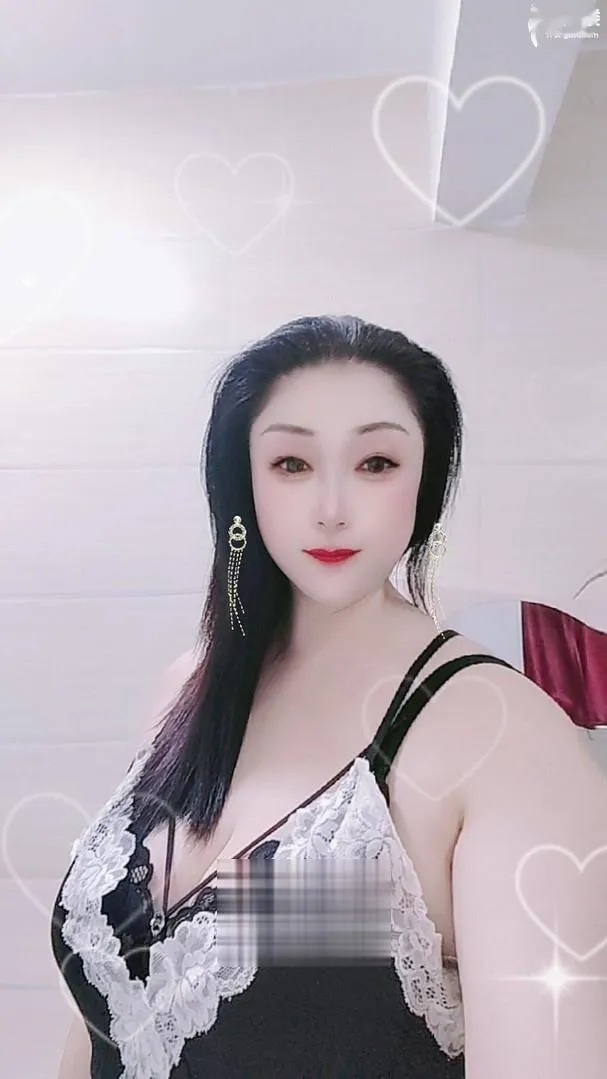 38D大胸泻火熟女