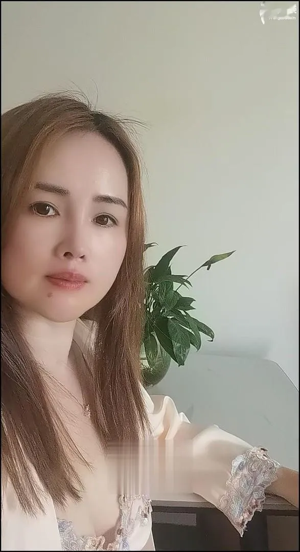 少妇的奶很粉嫩