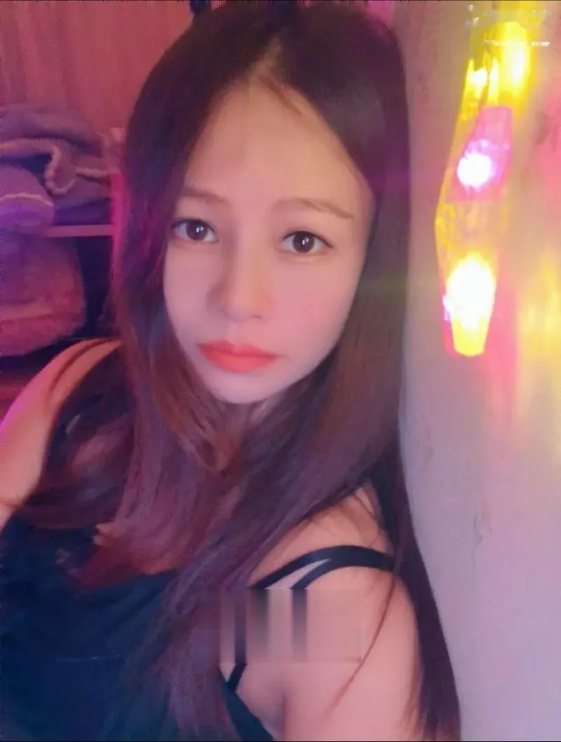 烟台刚下水小妹长相甜美，粉嫩多汁 