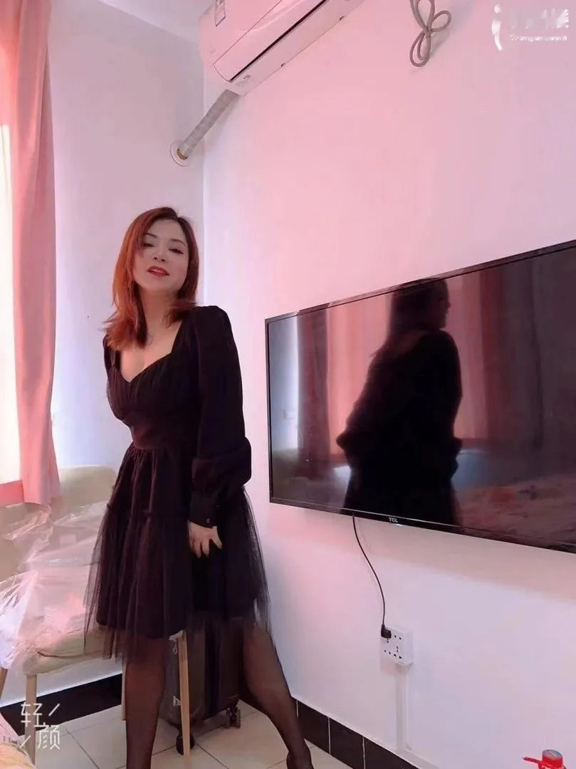 天津居家兼职年轻美女