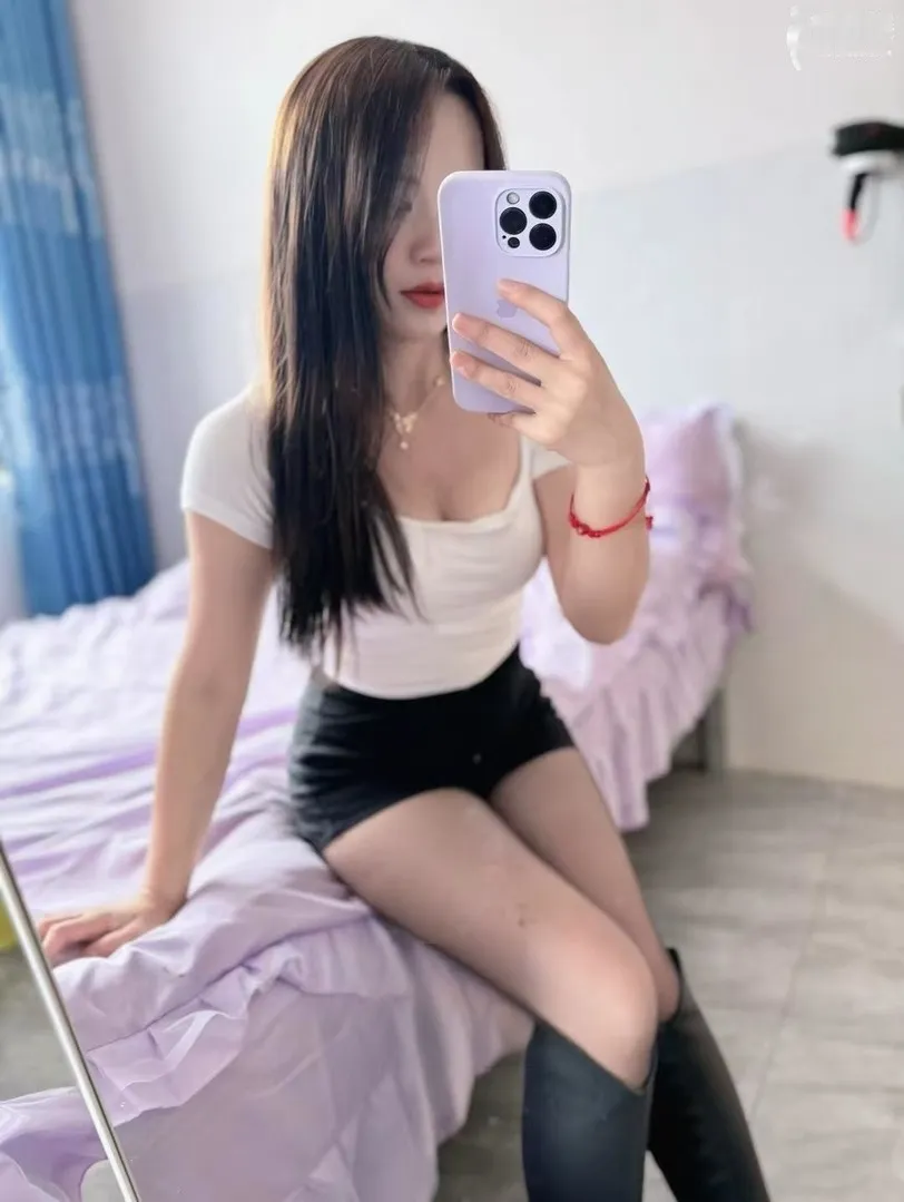 清纯美女颜值高床上妩媚