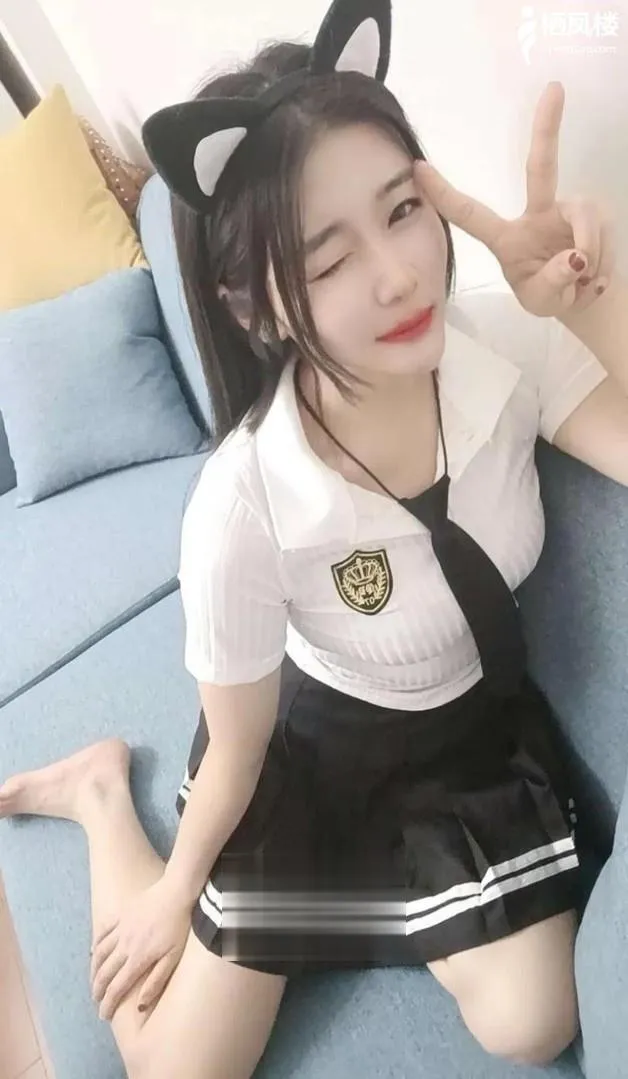 丰满热辣性感风骚妹子