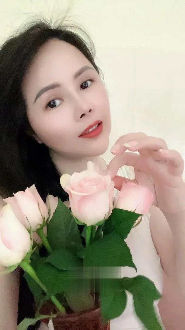 ·公明大奶美女