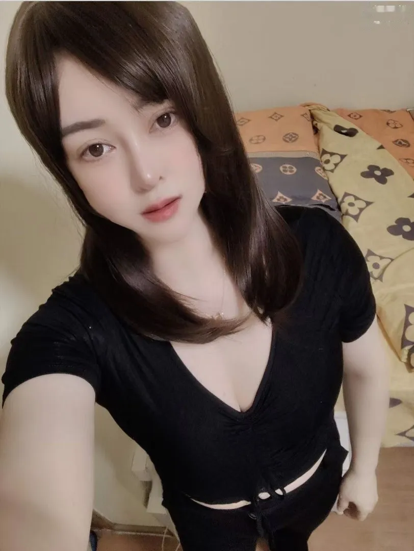 大臀制服诱惑老师