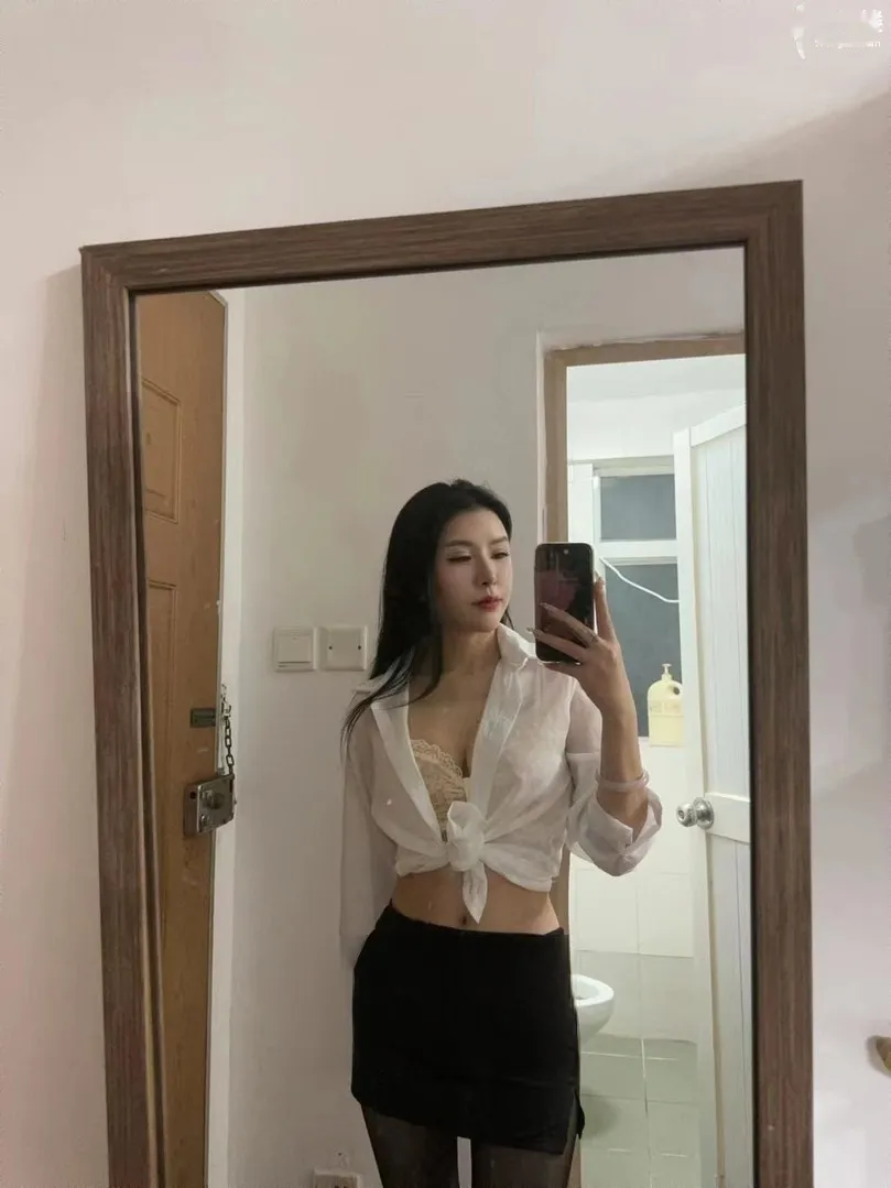 金水白嫩大奶服务型嫩妹