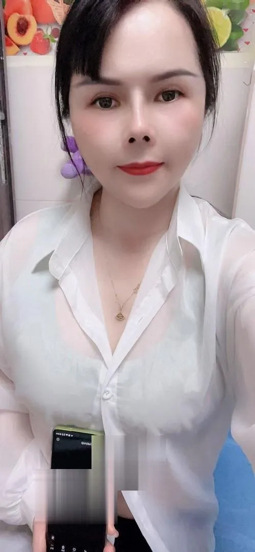 ·公明大奶美女