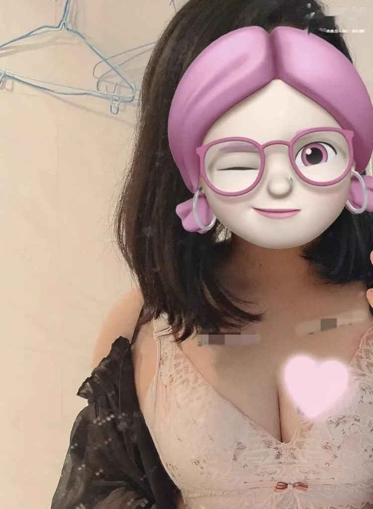 奉贤大胸兼职嫩妹