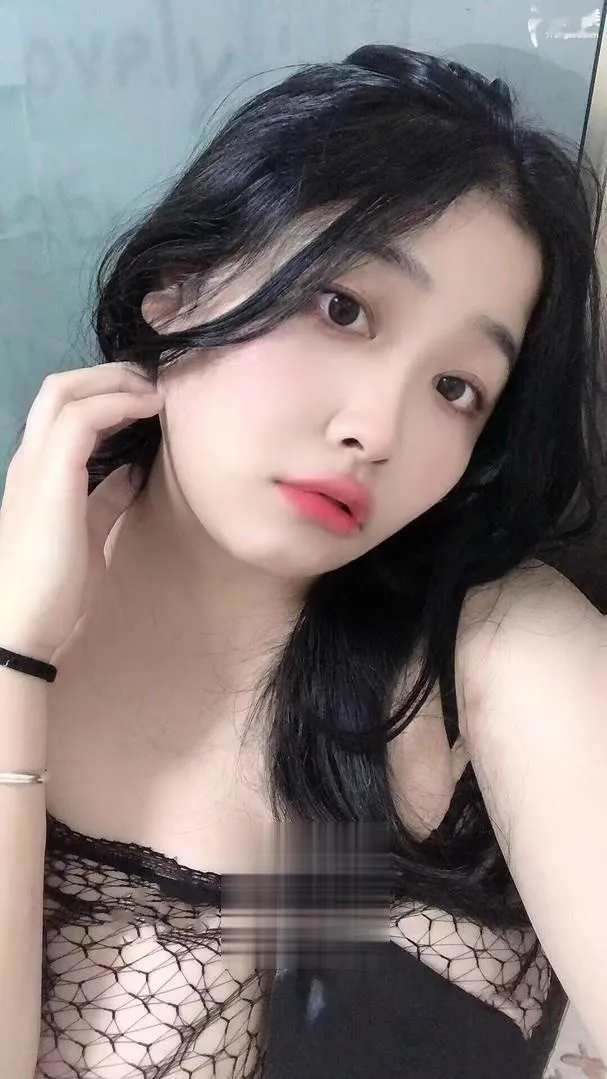 微胖大奶少妇
