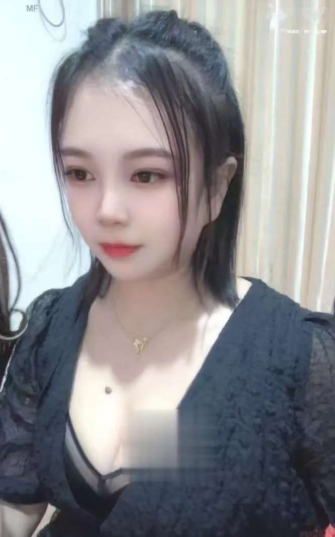 年轻漂亮美女个人兼职