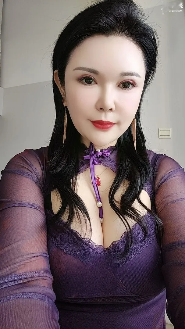 天然波霸大屁股熟女姐姐