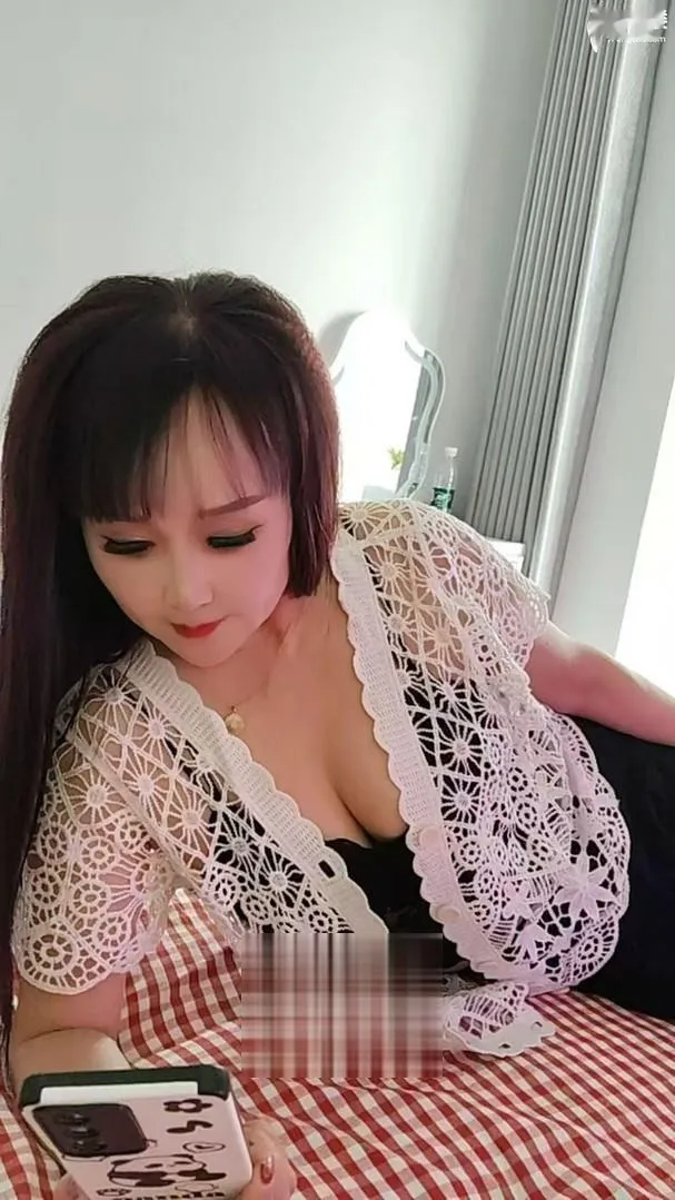泄火D奶大龄熟妇