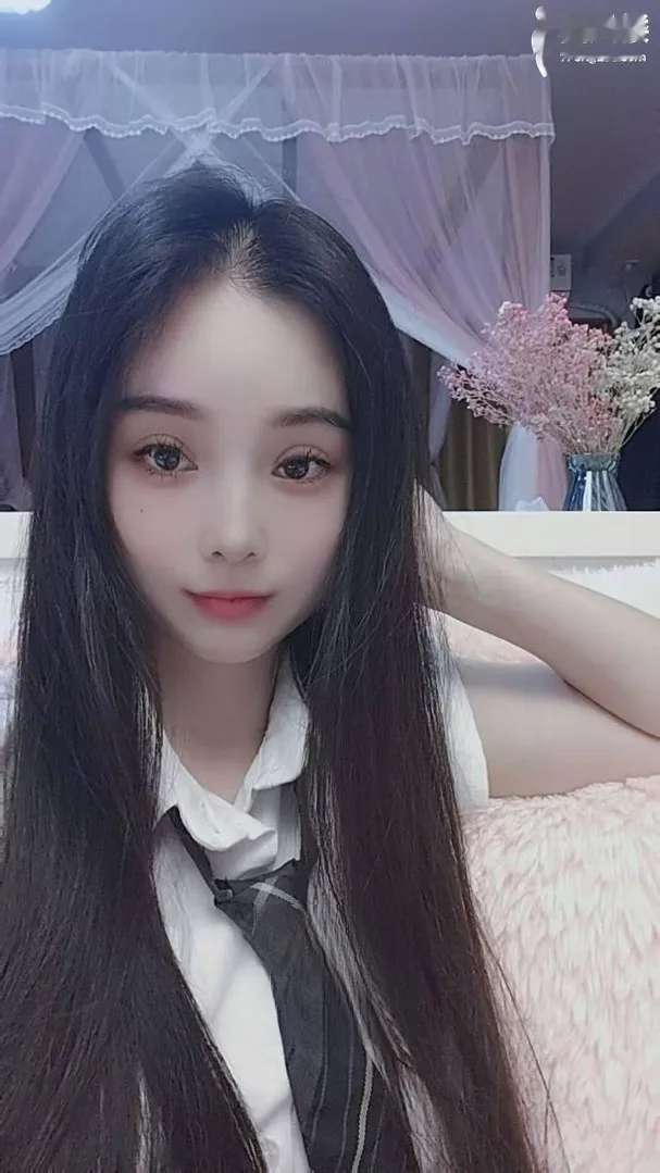 大奶制服诱惑