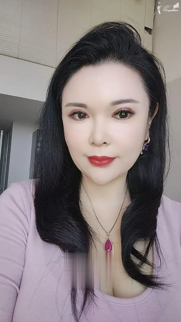 天然波霸大屁股熟女姐姐