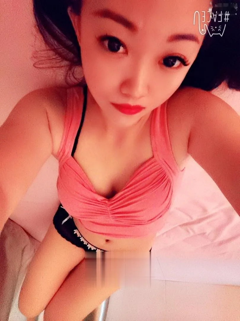 鑫鑫颜值高身材好