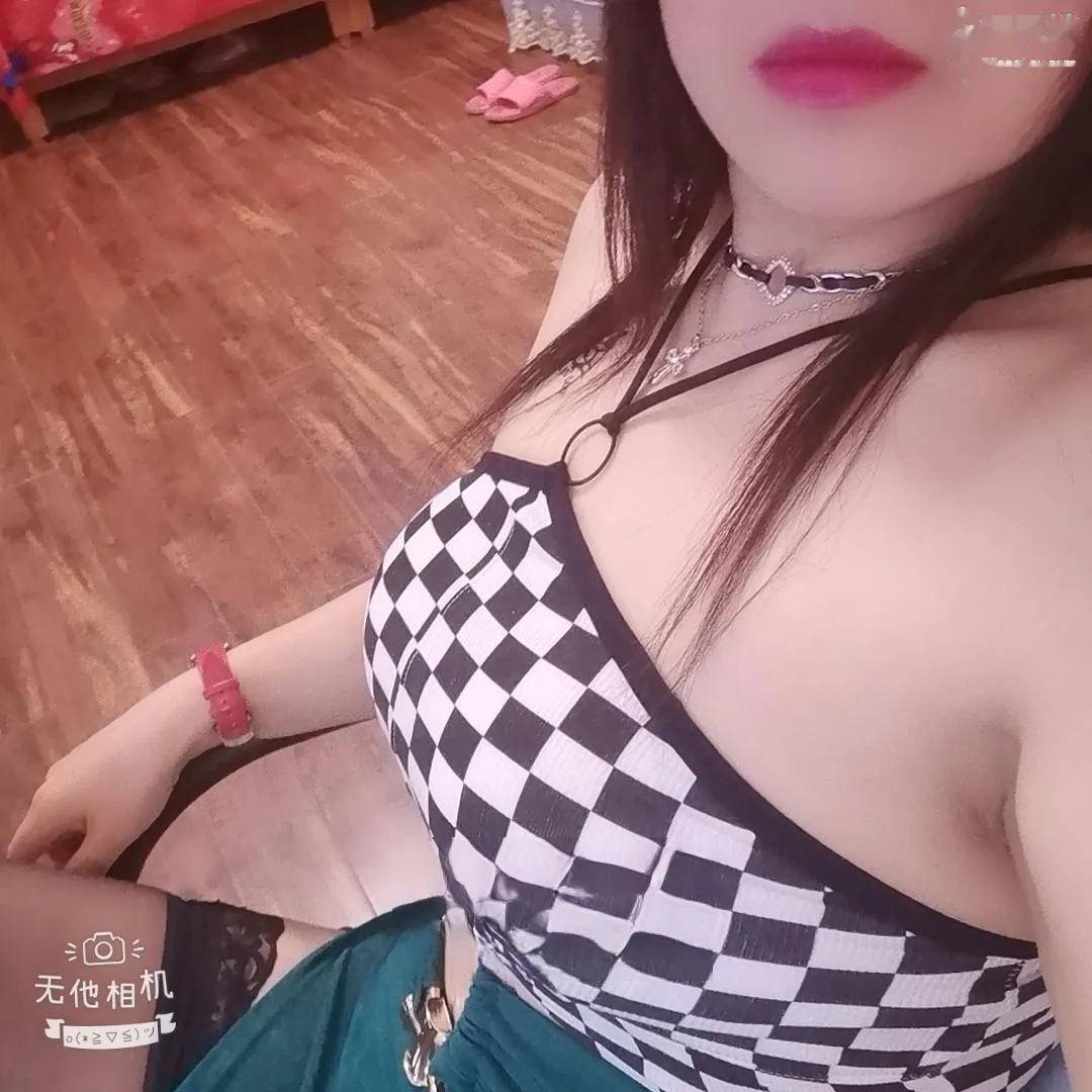 诱人肥臀熟女
