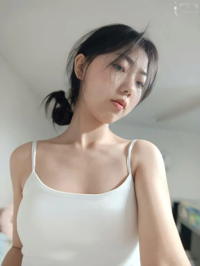 南岸性感粉嫩水多妹