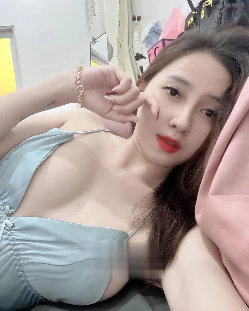 虹口极品性感大奶妹子
