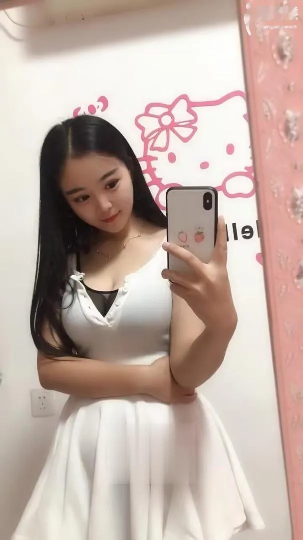 台州丰满大胸翅臀水多嫩妹