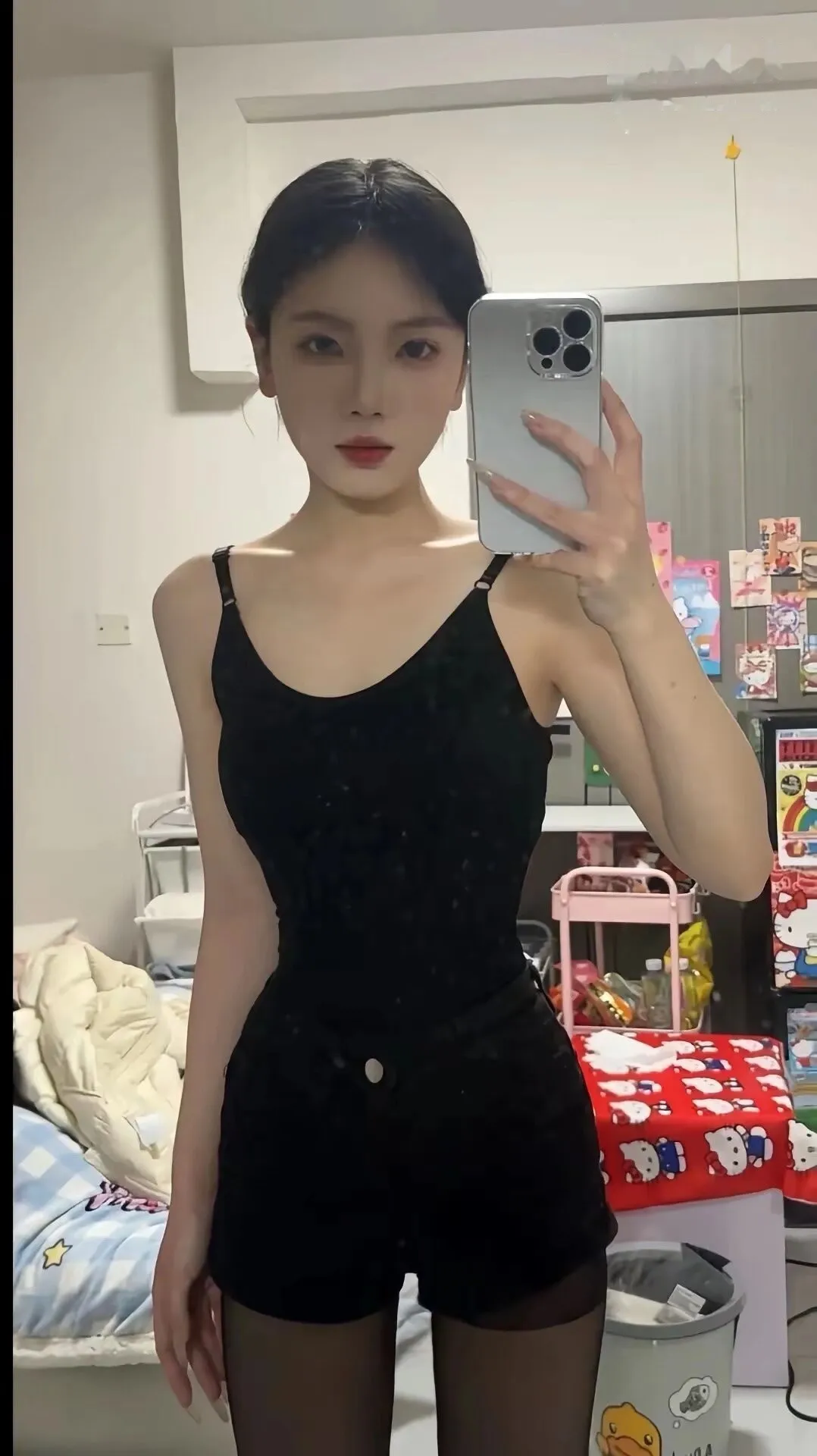 小妹妹下海兼职?约上门莞式服务