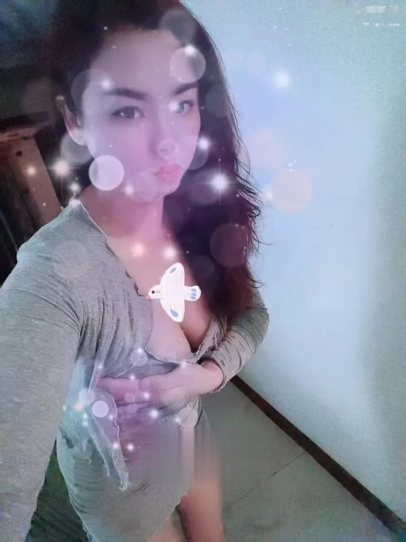 口活好，懂配合风骚妹子