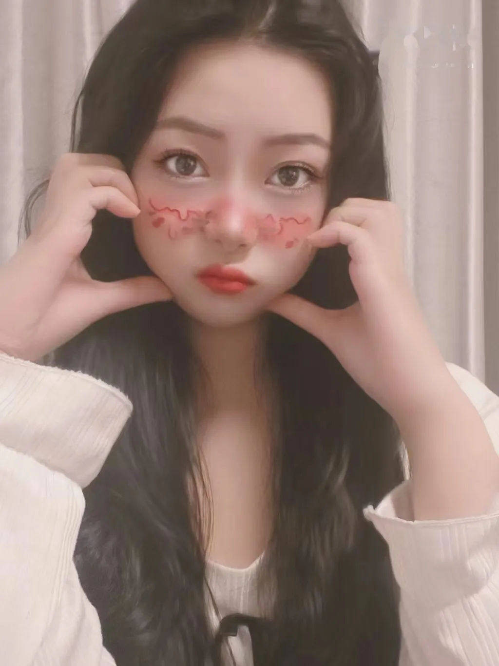 小脸红嫩