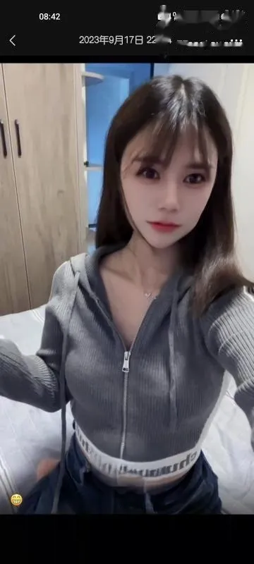 体验女友式嫩妹小妤