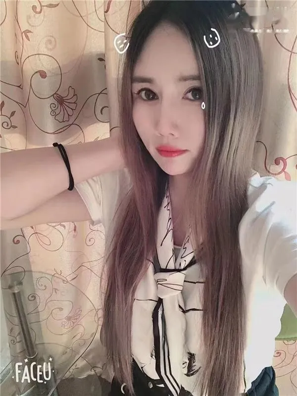 【被举报高额充值无服务】太原长腿骚妇小楠