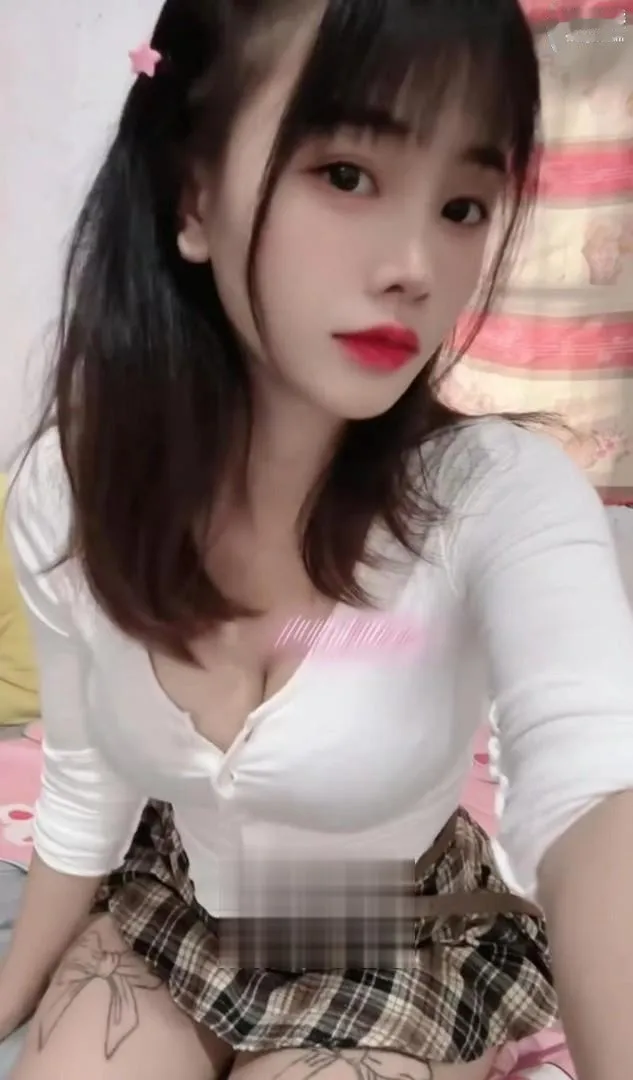 服务很好漂亮温柔但是小贵