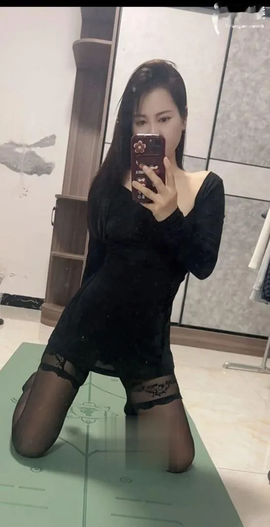 刚下海高颜值妹妹