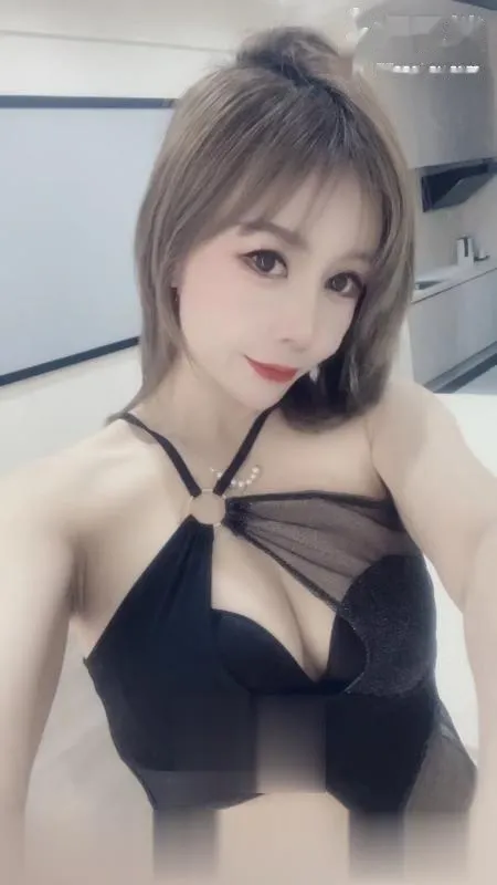 马甲线少妇马雪