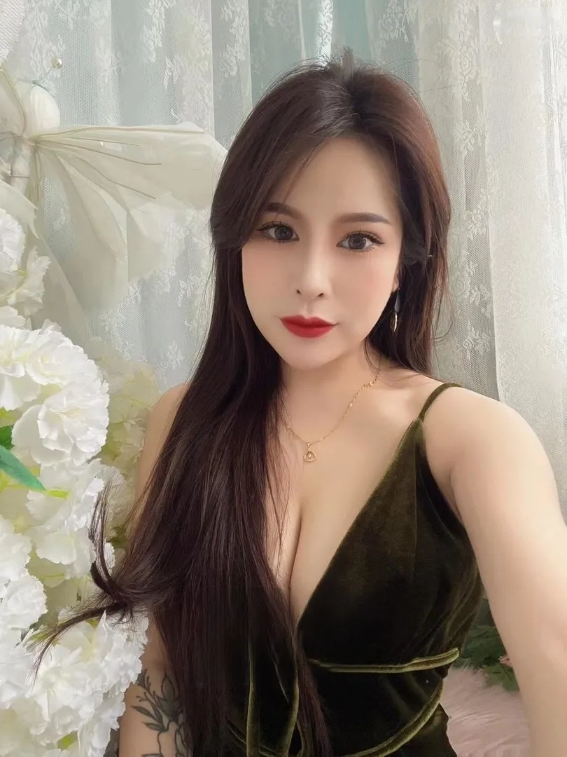 丰胸长腿小姐姐
