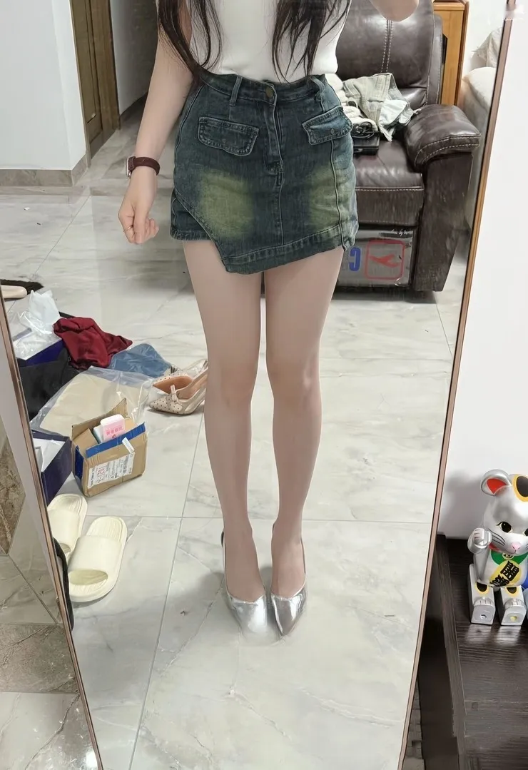 大胸肤白的小姐姐