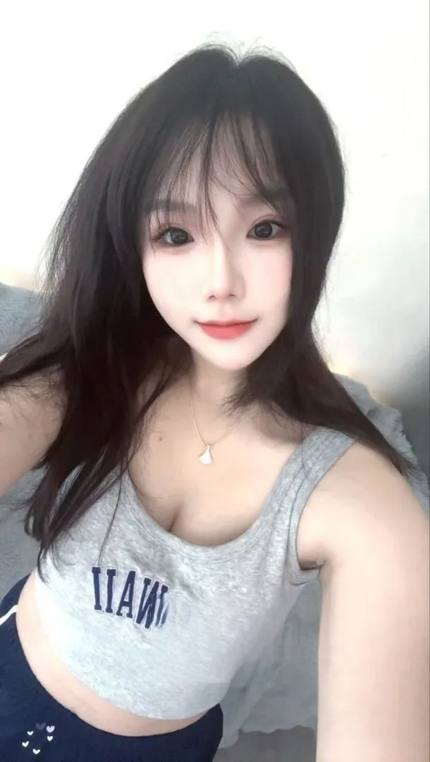 三点粉小妹可舌吻