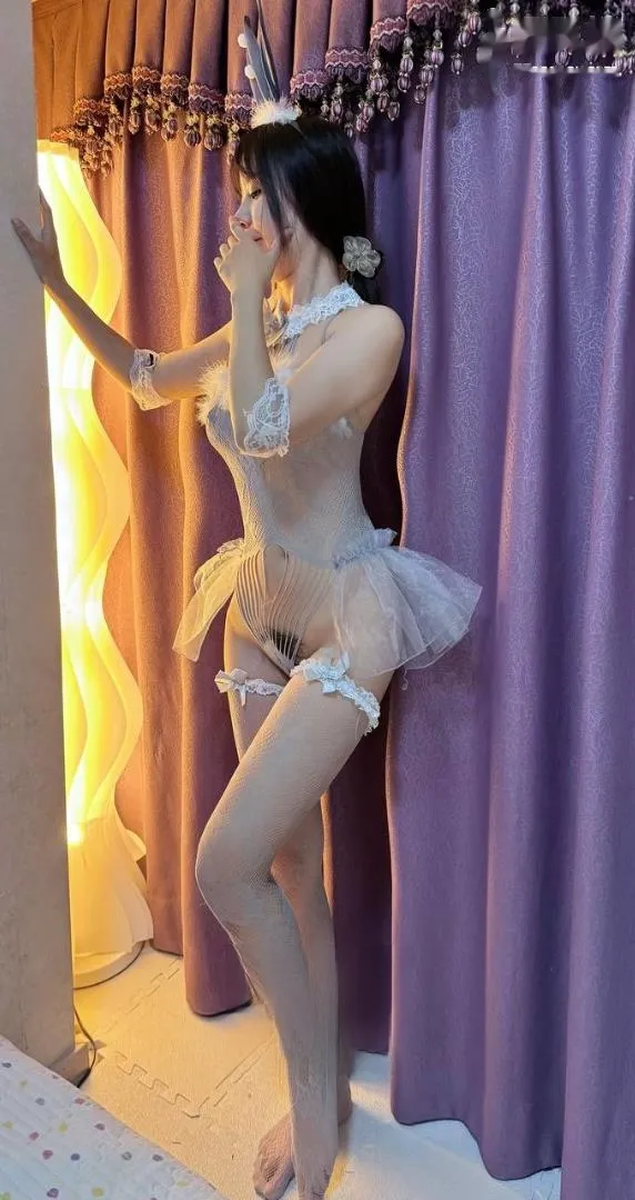 性感迷人潮喷极品骚妹