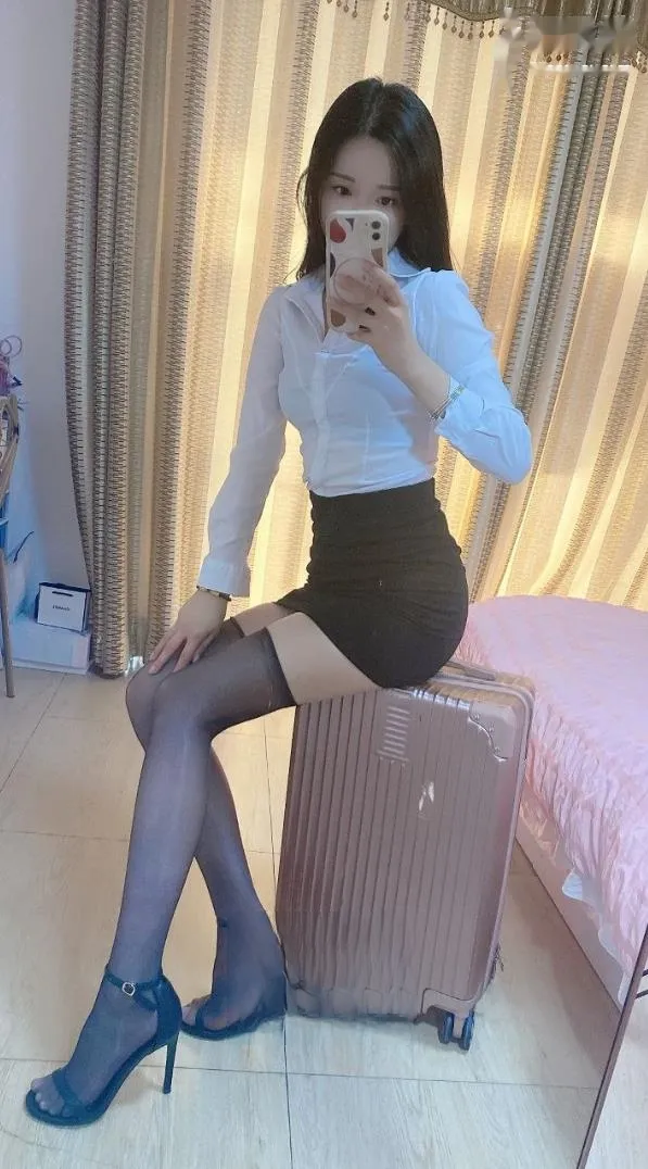 高颜值性感尤物粉