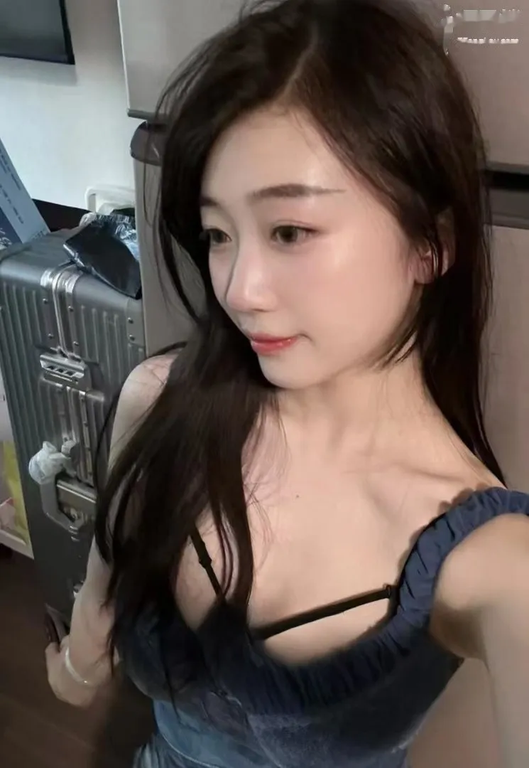 包河粉嫩大胸妹