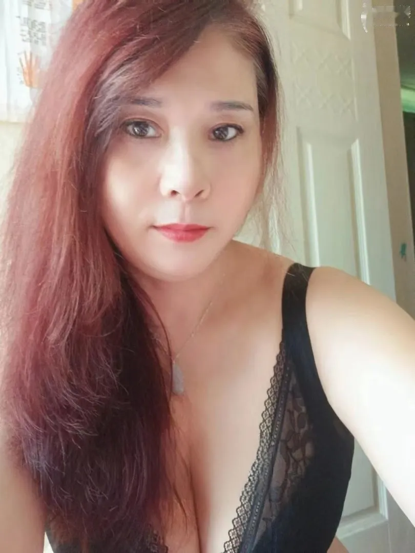 龙华熟女特色水床