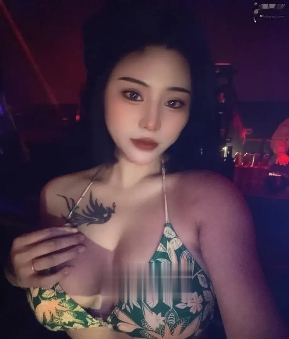 极品酒吧妹短暂下海